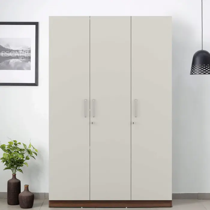 3 Door Wardrobes (1)